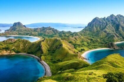 Padar Komodo Islands with Long Pink Beach Tour 3D2N